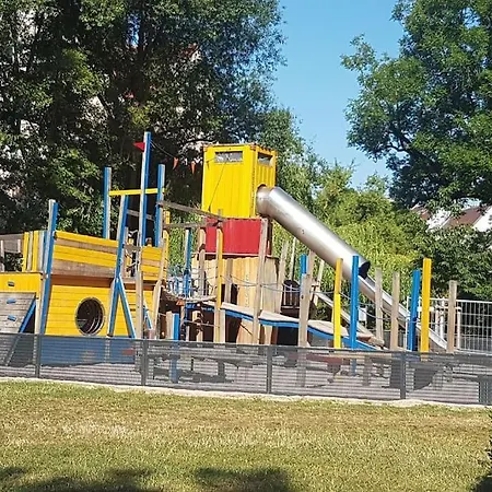 100m Zum Ulmer Muenster: 57m² An Der Blau 아파트 울름