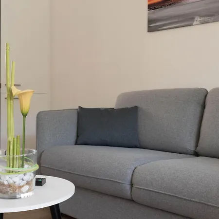 100m Zum Ulmer Muenster: 57m² An Der Blau 울름